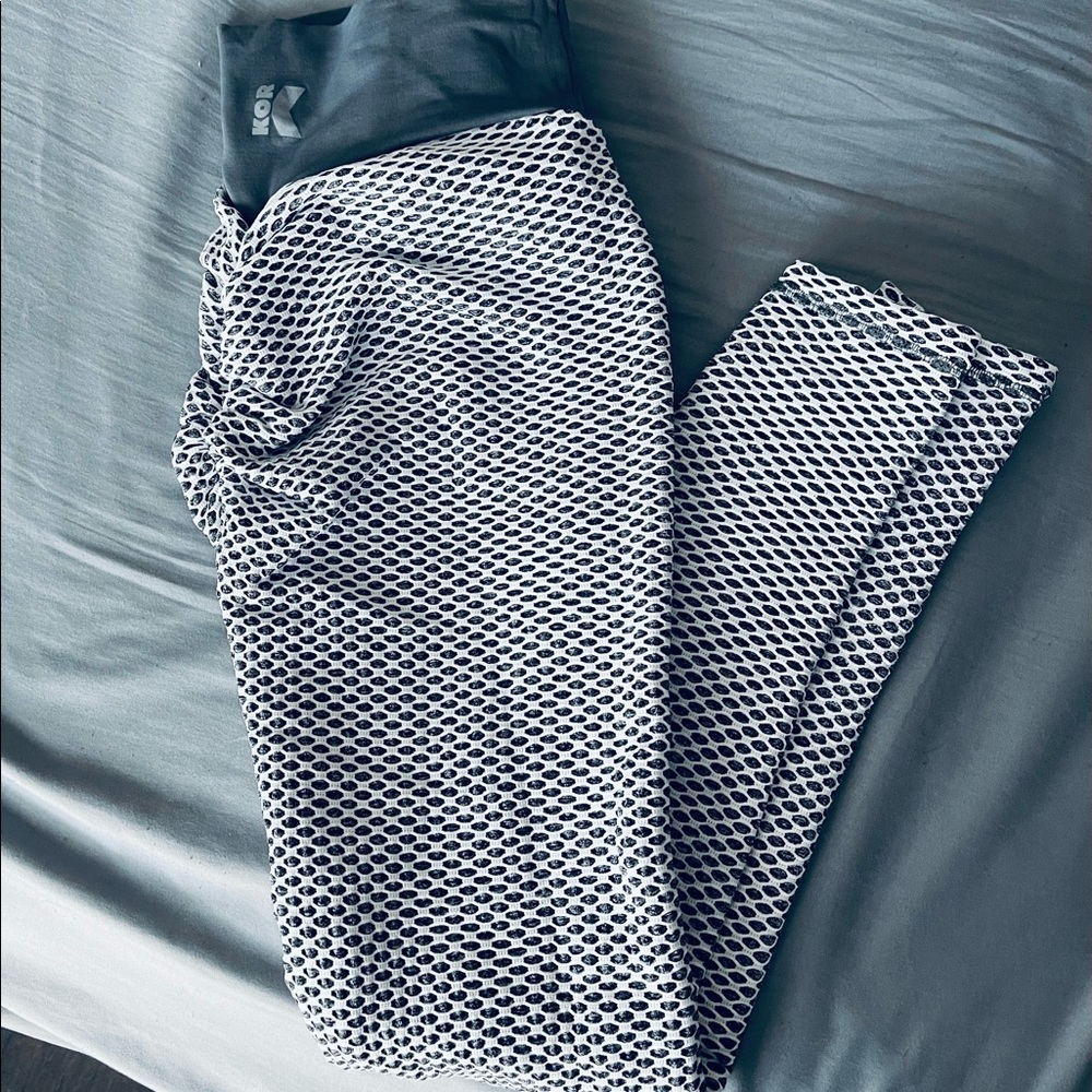 Grey Korfitness booty lifting leggings